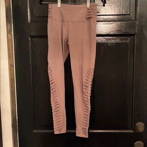 Women's Ruffled Leggings - Pink/Mauve